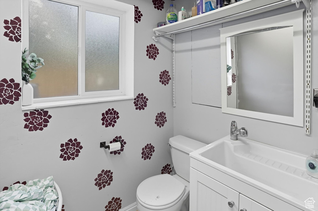 Photo 25 for MLS #2114587 at 690 Barlow St