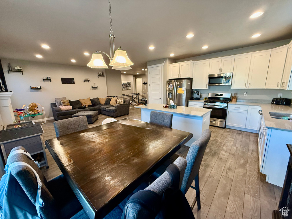 583 S ALBERTA SPRUCE DR Layton, UT 84041