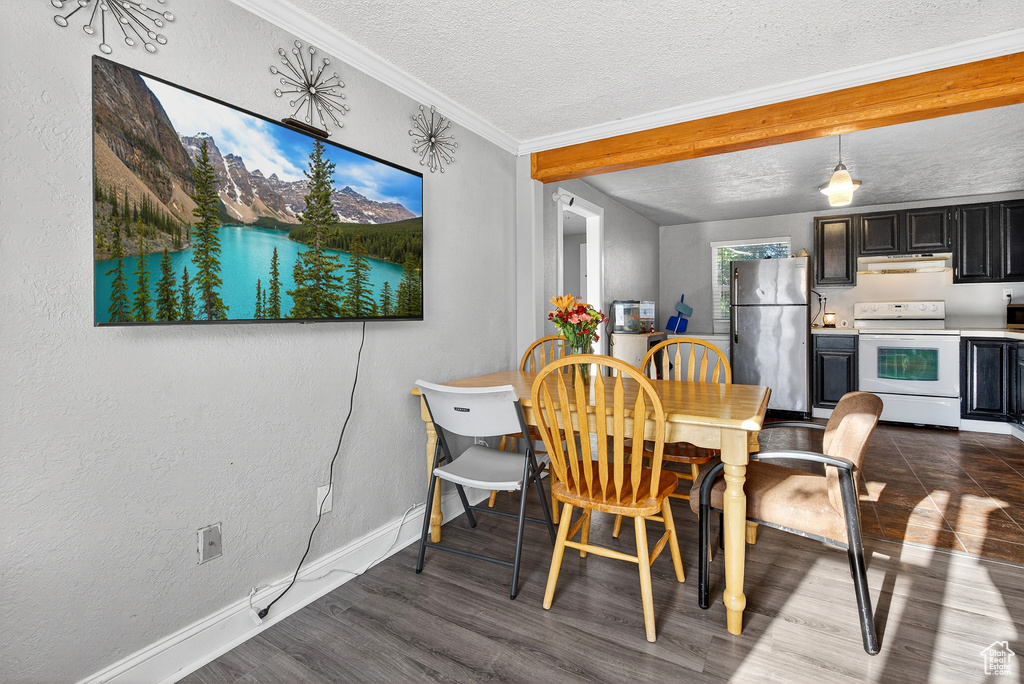 Photo 9 for MLS #2114602 at 592 Maple St