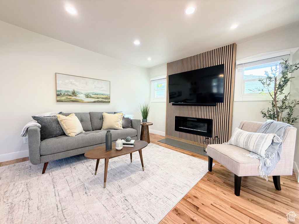 Photo 8 for MLS #2114604 at 182 E Edith Ave
