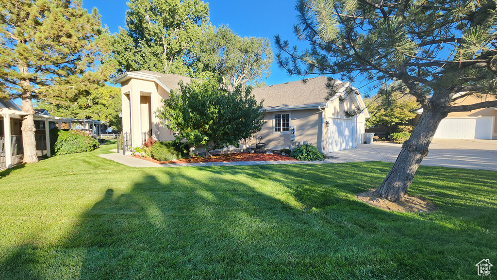 Photo 2 for MLS #2114613 at 337 E Pavilion Cir