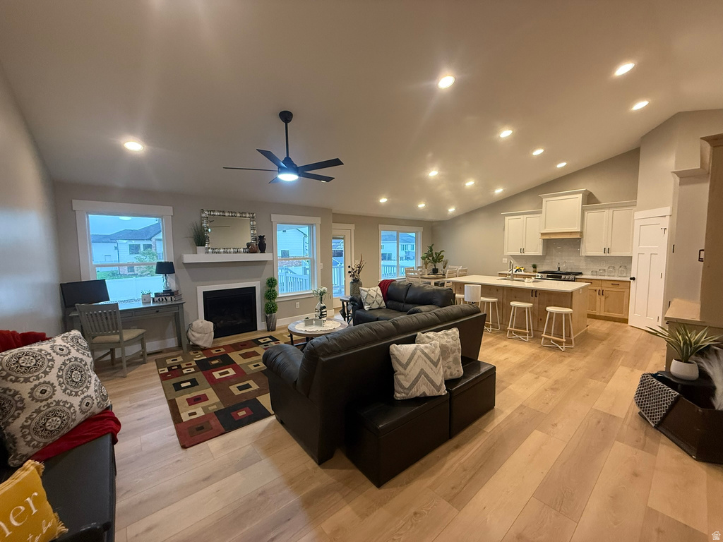 3274 N 2500 W Farr West, UT 84404