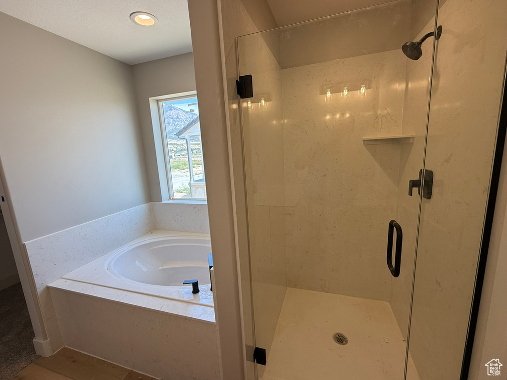 2417 W 3200 N Farr West, UT 84404