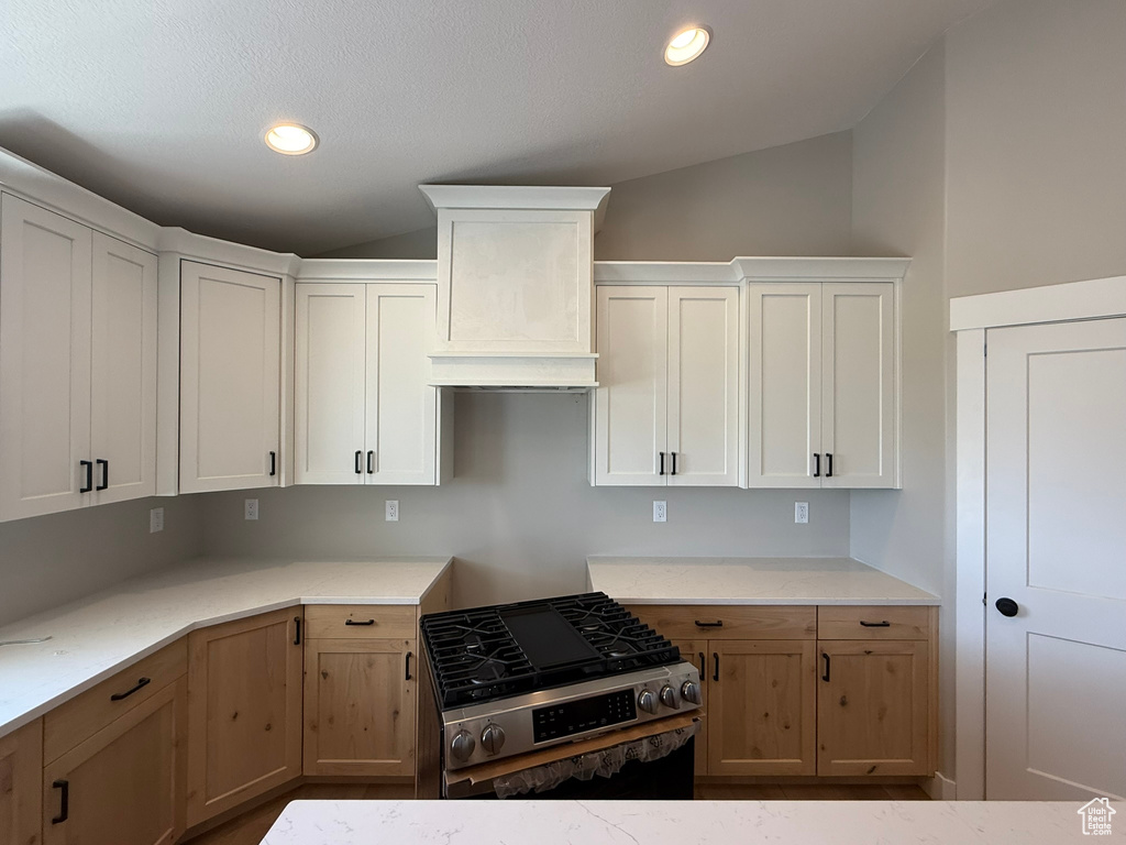 2417 W 3200 N Farr West, UT 84404