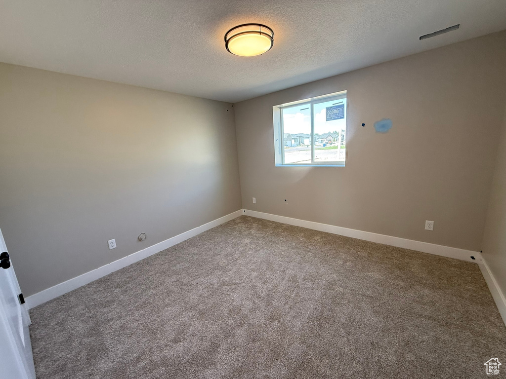 2417 W 3200 N Farr West, UT 84404
