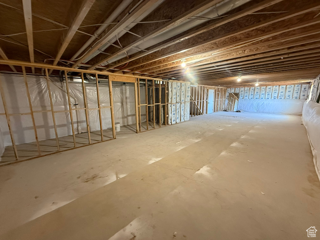 2417 W 3200 N Farr West, UT 84404