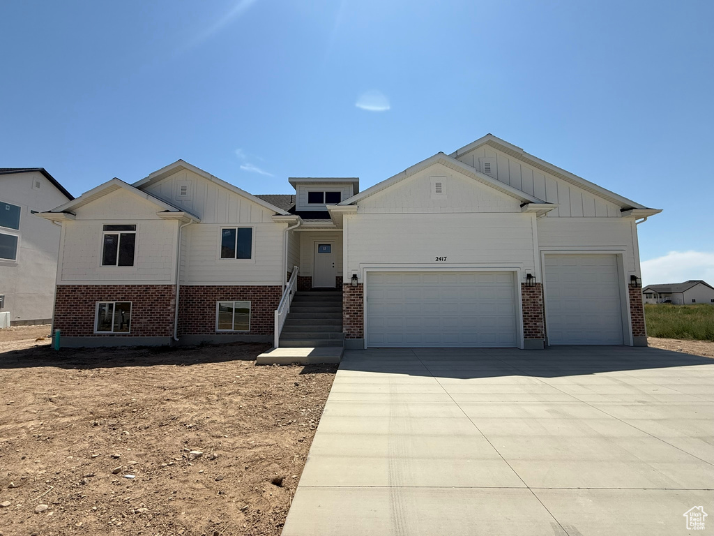 2417 W 3200 N Farr West, UT 84404