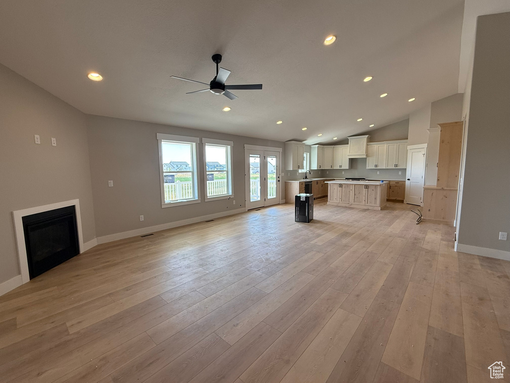 2417 W 3200 N Farr West, UT 84404
