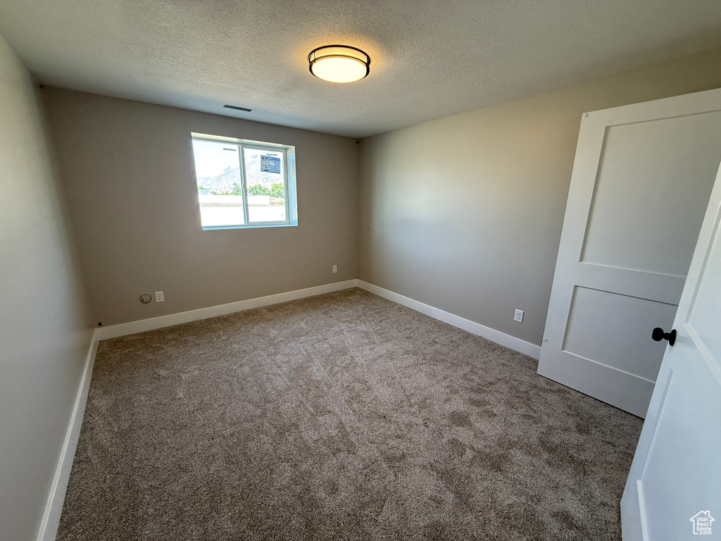 2417 W 3200 N Farr West, UT 84404
