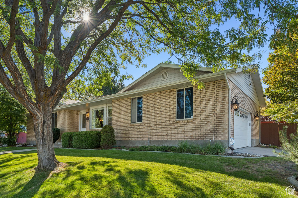 Photo 2 for MLS #2114637 at 1392 E Marbella St