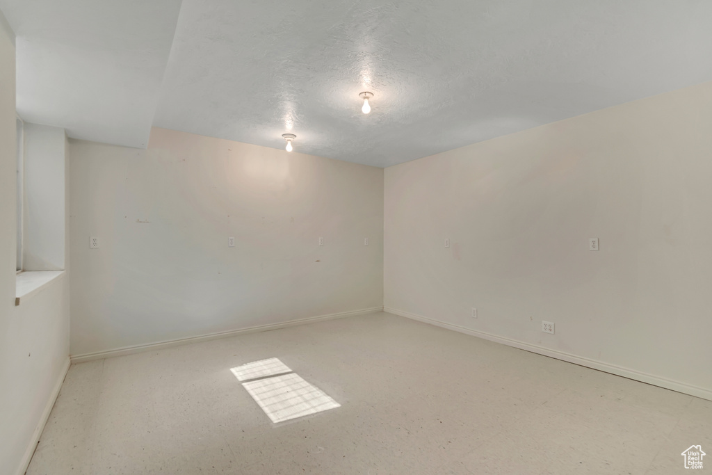 1596 W CORNERSTONE WAY South Jordan, UT 84095