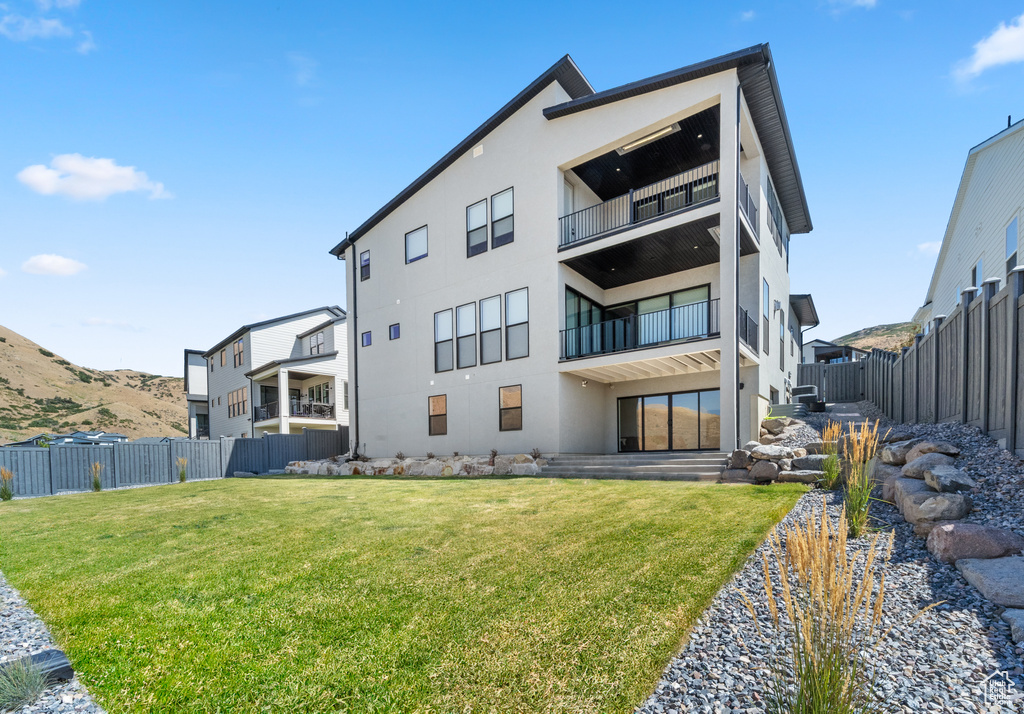 5591 N Valley View Rd