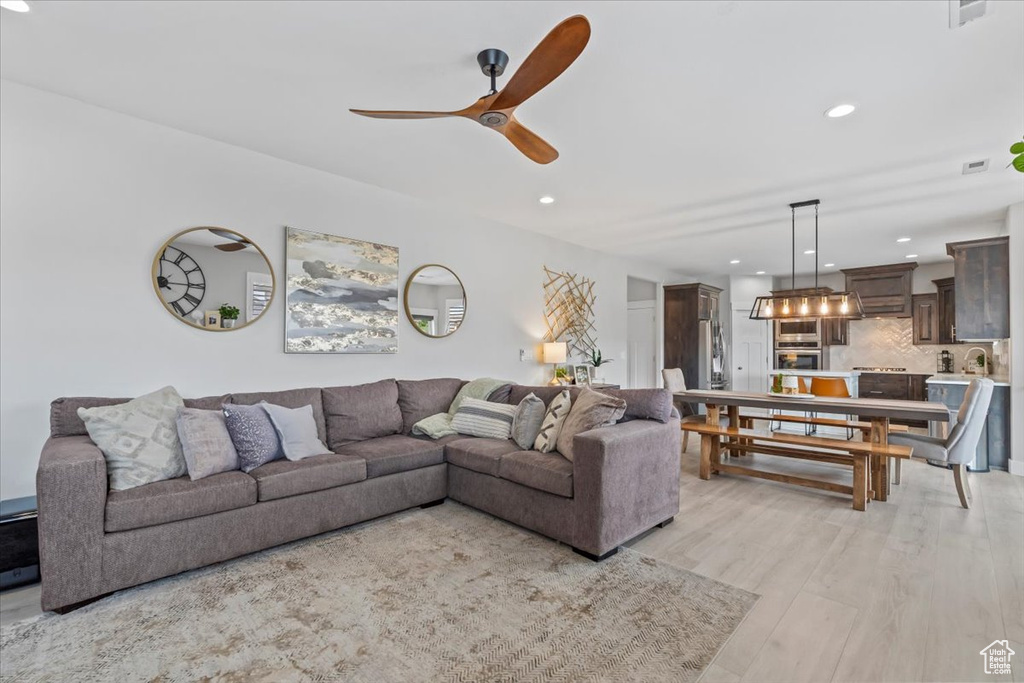 329 E KINGSTON DR South Weber, UT 84405