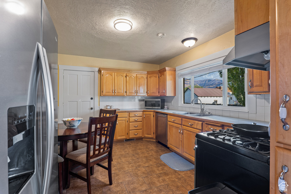 Photo 6 for MLS #2114776 at 150 N 100 East