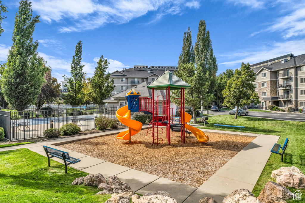 1230 E PRIVET DR #103 Cottonwood Heights, UT 84121