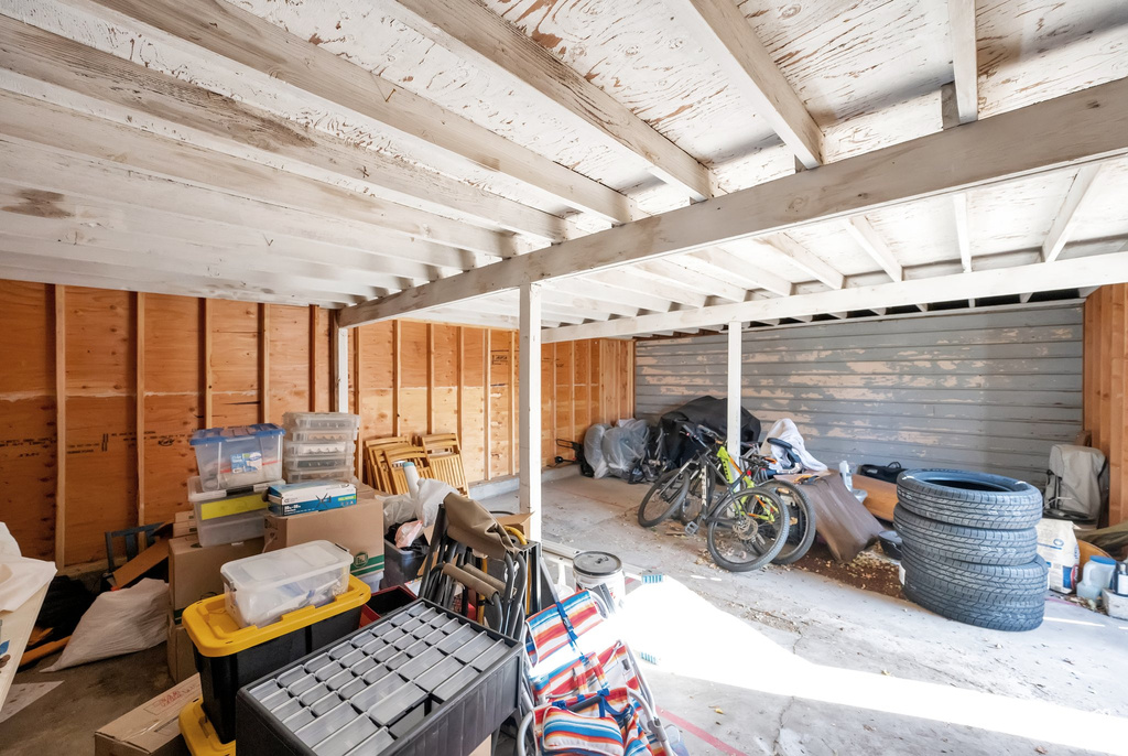 1027 E EMERSON AVE Salt Lake City, UT 84105