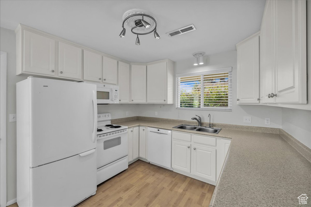 Photo 6 for MLS #2114796 at 214 Cactus Ln #1