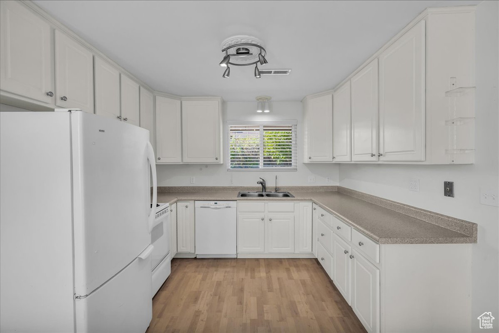 Photo 7 for MLS #2114796 at 214 Cactus Ln #1