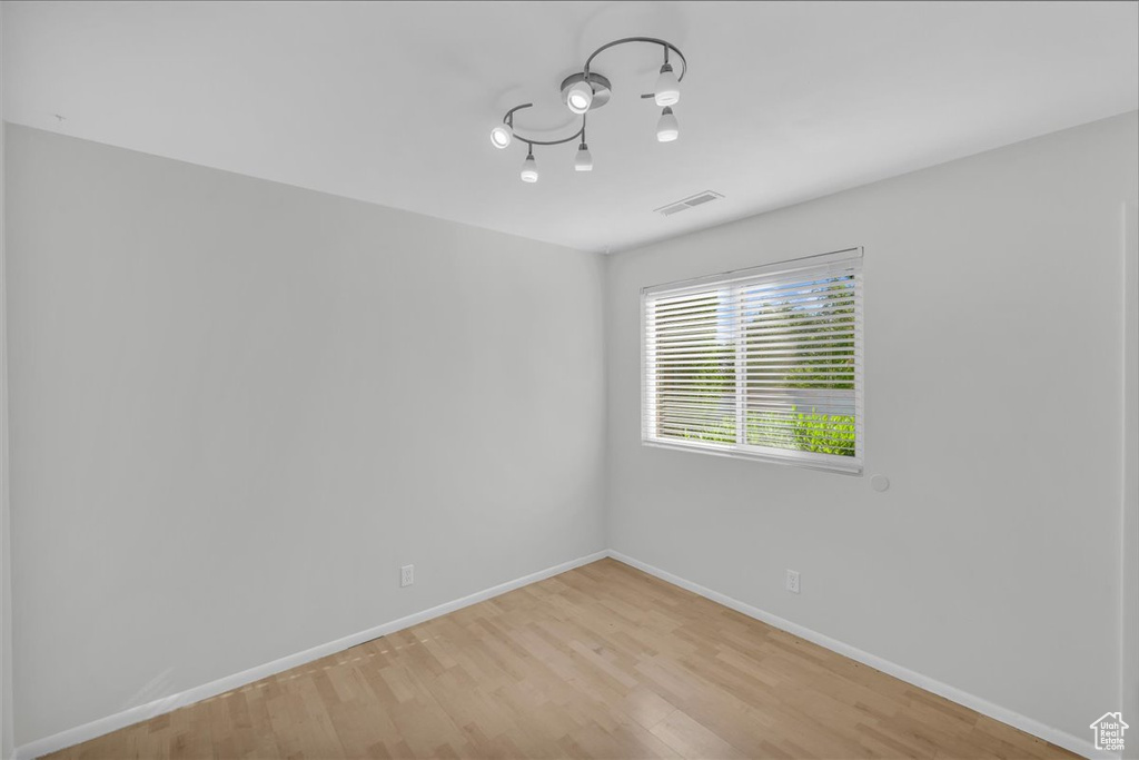 Photo 5 for MLS #2114796 at 214 Cactus Ln #1