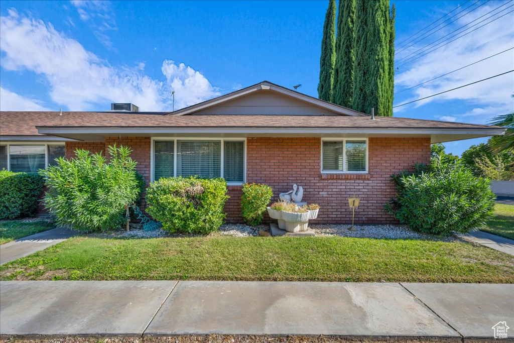 Photo 2 for MLS #2114796 at 214 Cactus Ln #1