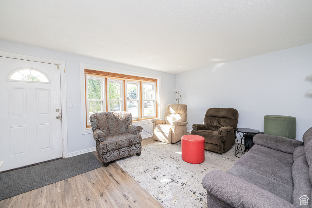 Photo 7 for MLS #2114848 at 1094 N Angel St