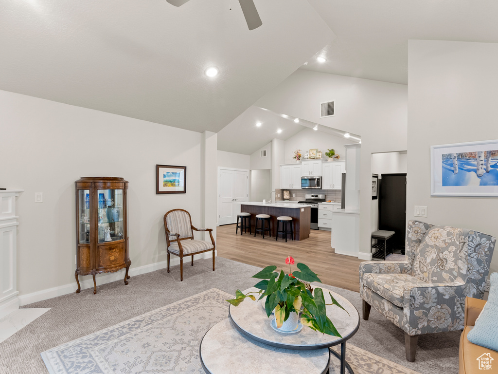 Photo 5 for MLS #2114854 at 462 S Iron Shoe Ln #B
