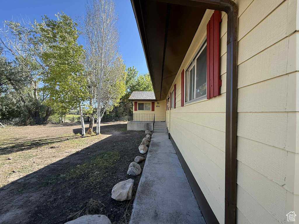 Photo 2 for MLS #2114860 at 954 E 1250 South