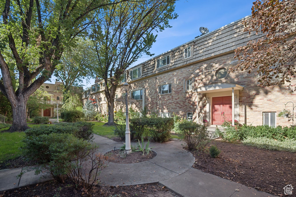Photo 10 for MLS #2114865 at 2220 E Murray Holladay Rd #18