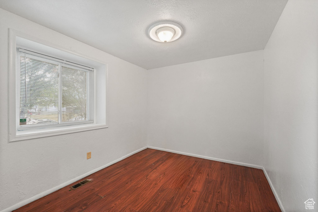 5009 S TUSCAN ST Kearns, UT 84118