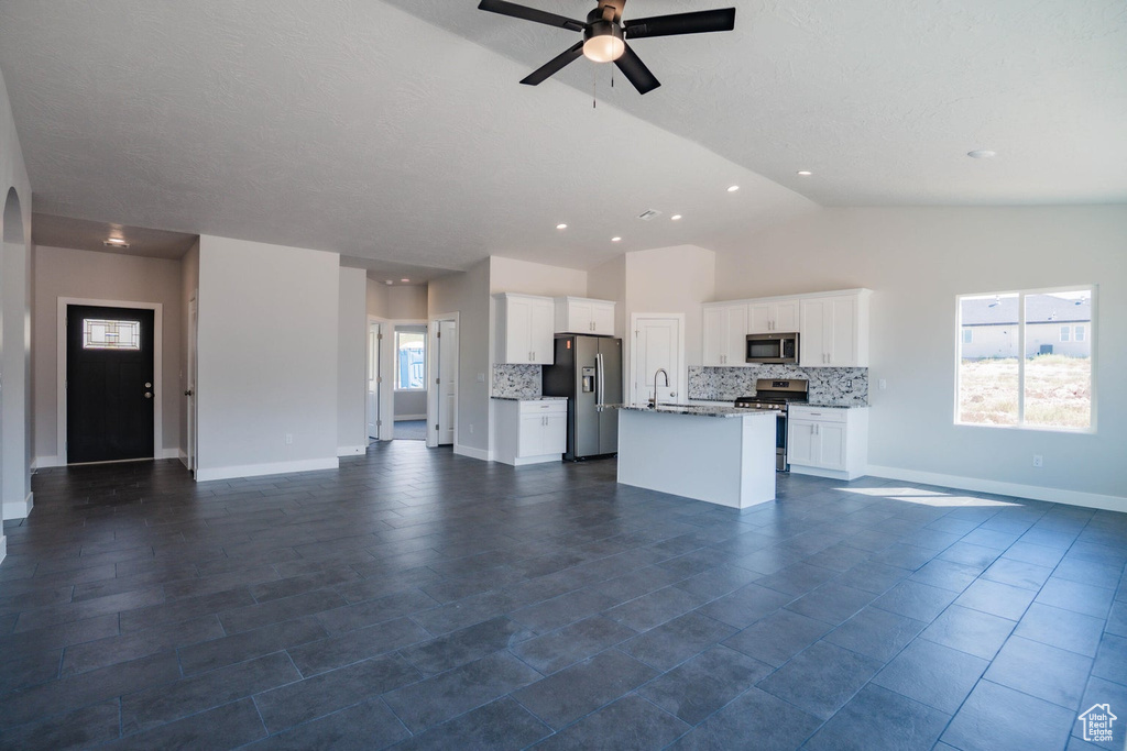 Photo 5 for MLS #2114872 at 606 S Foundation Trl