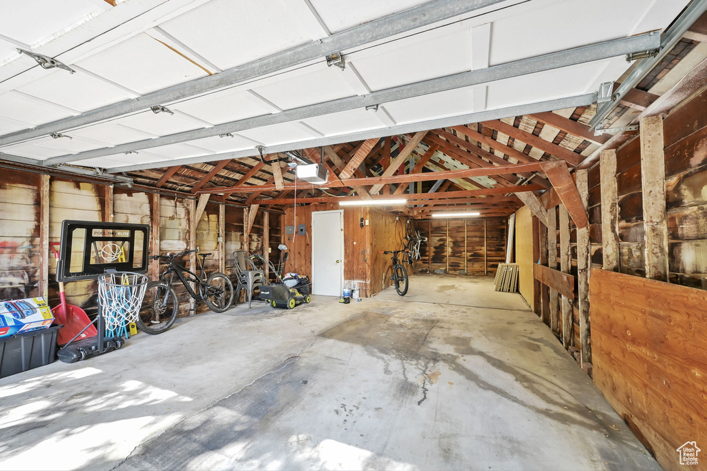 1717 E YALECREST AVE Salt Lake City, UT 84108