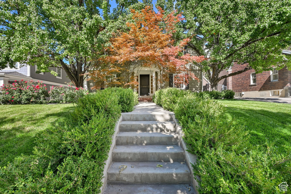 1717 E YALECREST AVE Salt Lake City, UT 84108