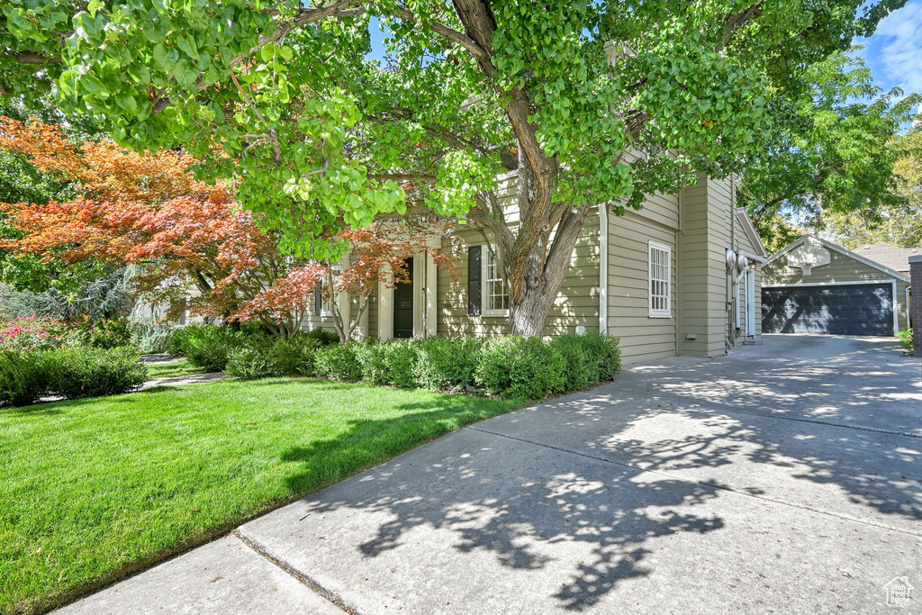 1717 E YALECREST AVE Salt Lake City, UT 84108