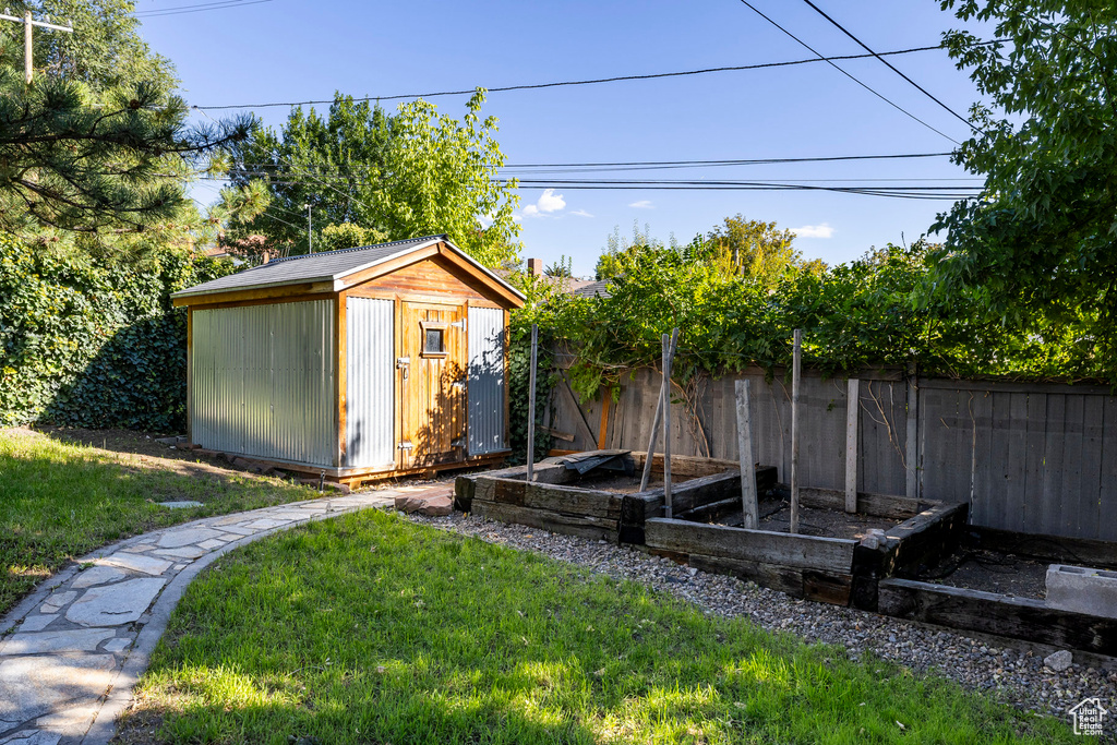 Photo 29 for MLS #2114904 at 1120 E Sunnyside Ave