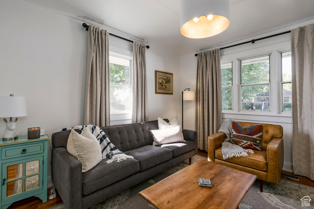 Photo 6 for MLS #2114904 at 1120 E Sunnyside Ave