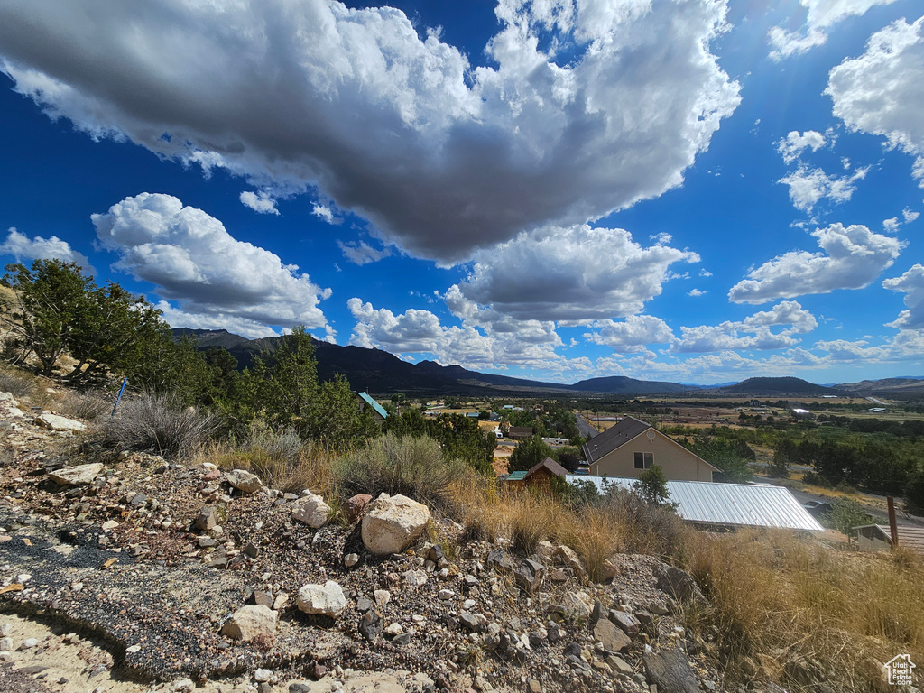 Photo 4 for MLS #2114918 at 207 E Red Hill Rd