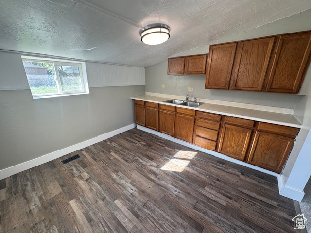 Photo 4 for MLS #2114942 at 454 Rose Ave