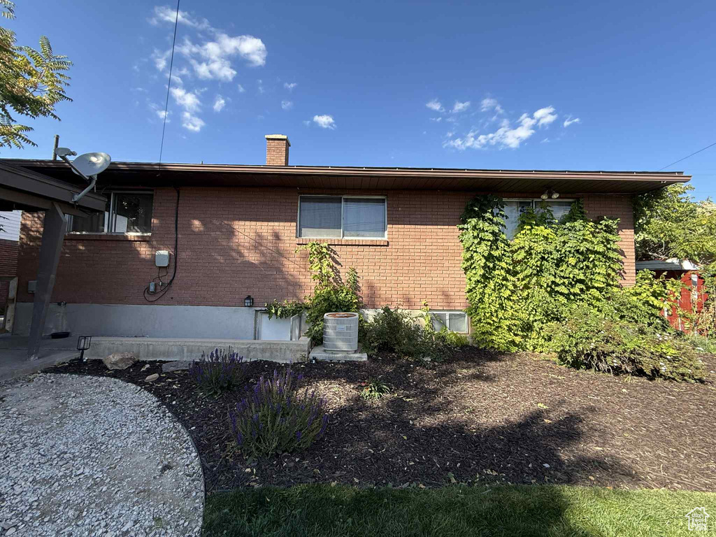 Photo 37 for MLS #2114951 at 556 E 400 North