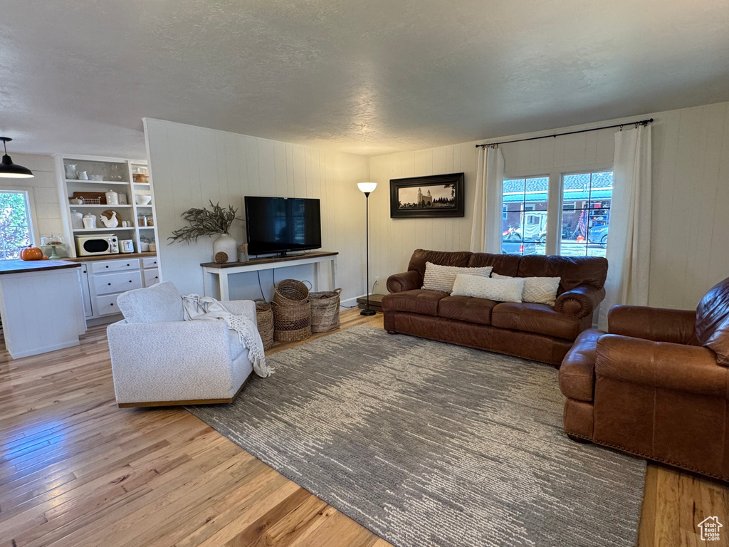 Photo 7 for MLS #2114978 at 255 N Main