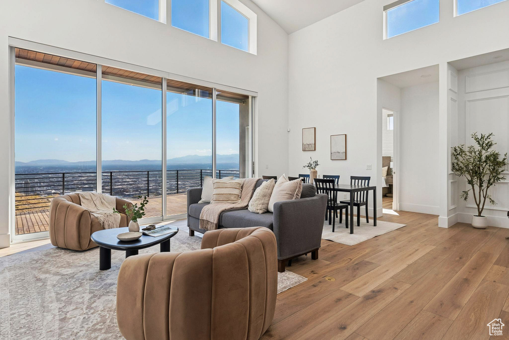 973 N CHURCHILL DR Salt Lake City, UT 84103