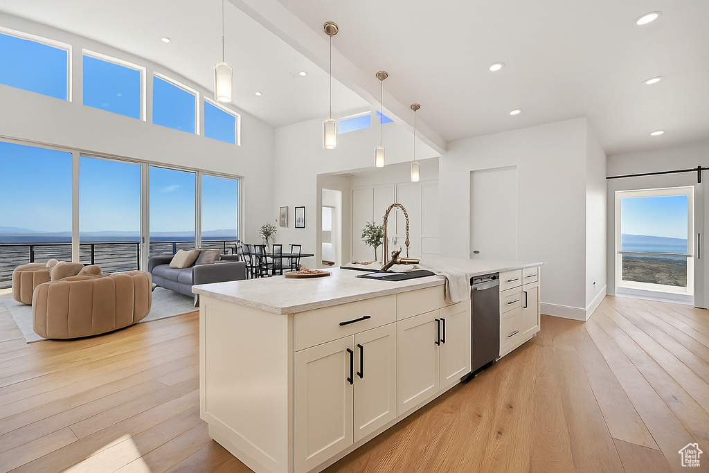 973 N CHURCHILL DR Salt Lake City, UT 84103