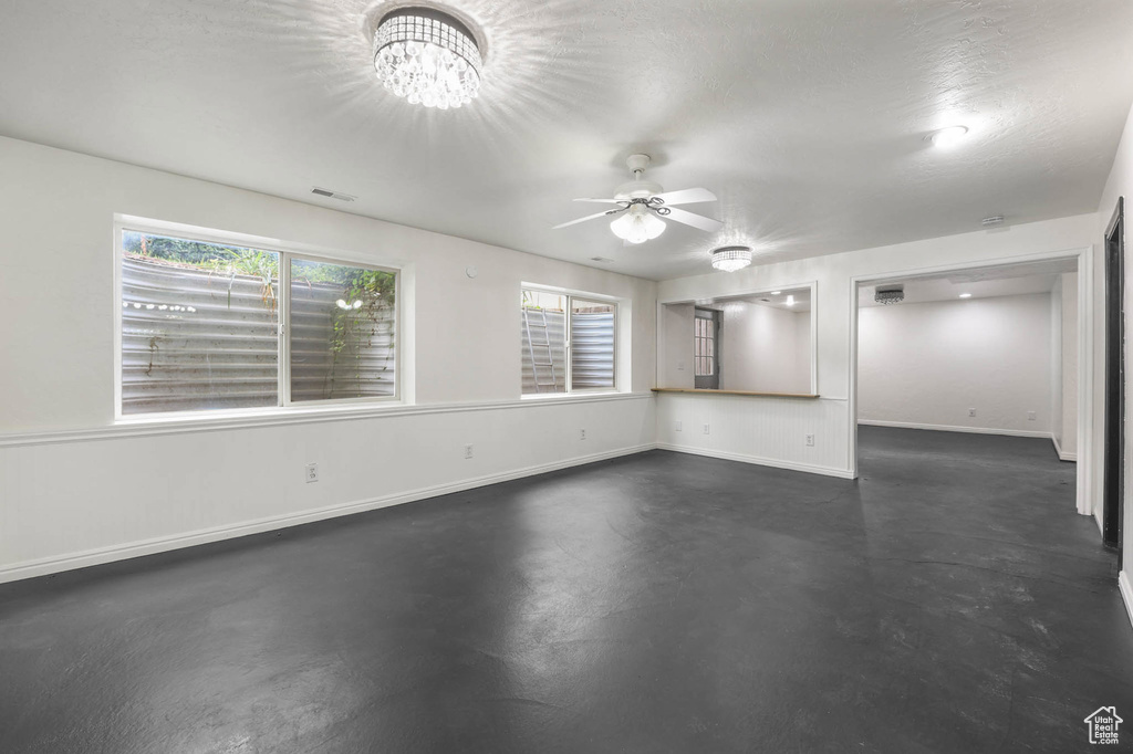 7414 S REGAL HILL DR West Jordan, UT 84081