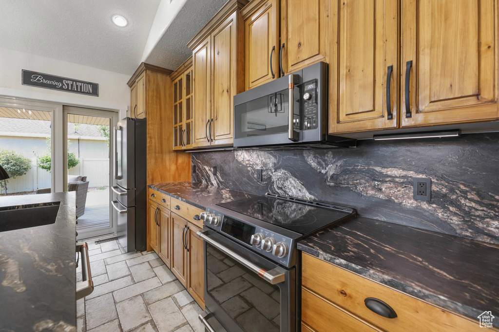7414 S REGAL HILL DR West Jordan, UT 84081