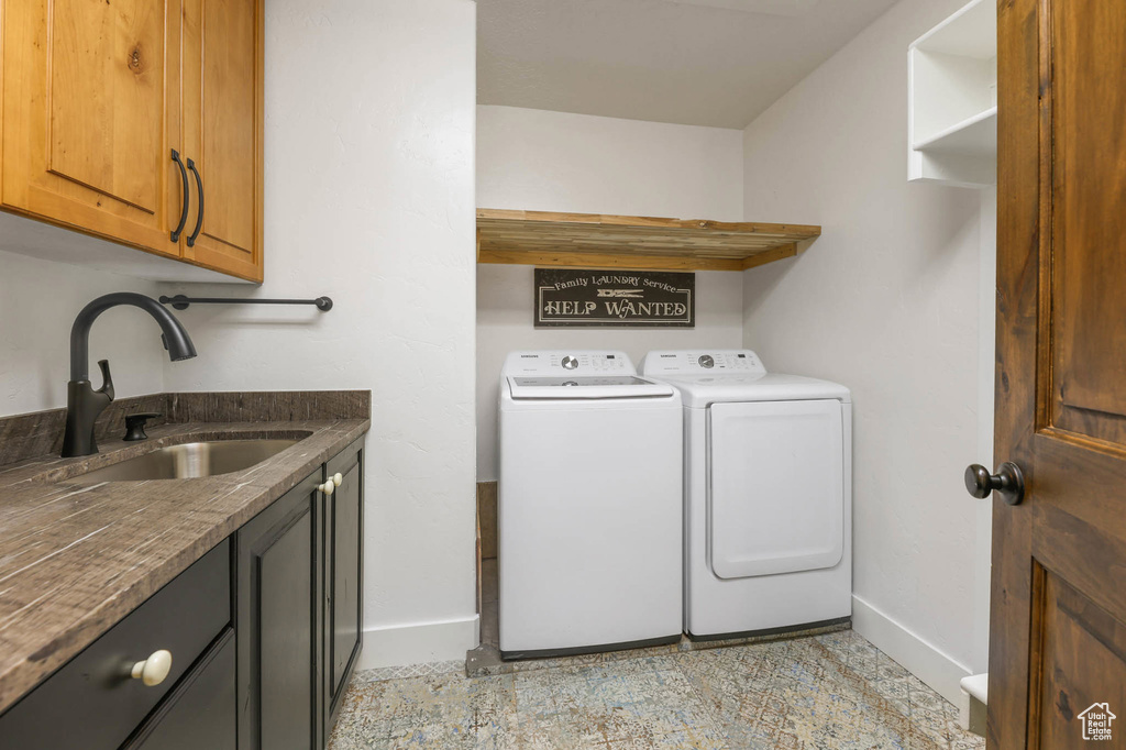 7414 S REGAL HILL DR West Jordan, UT 84081