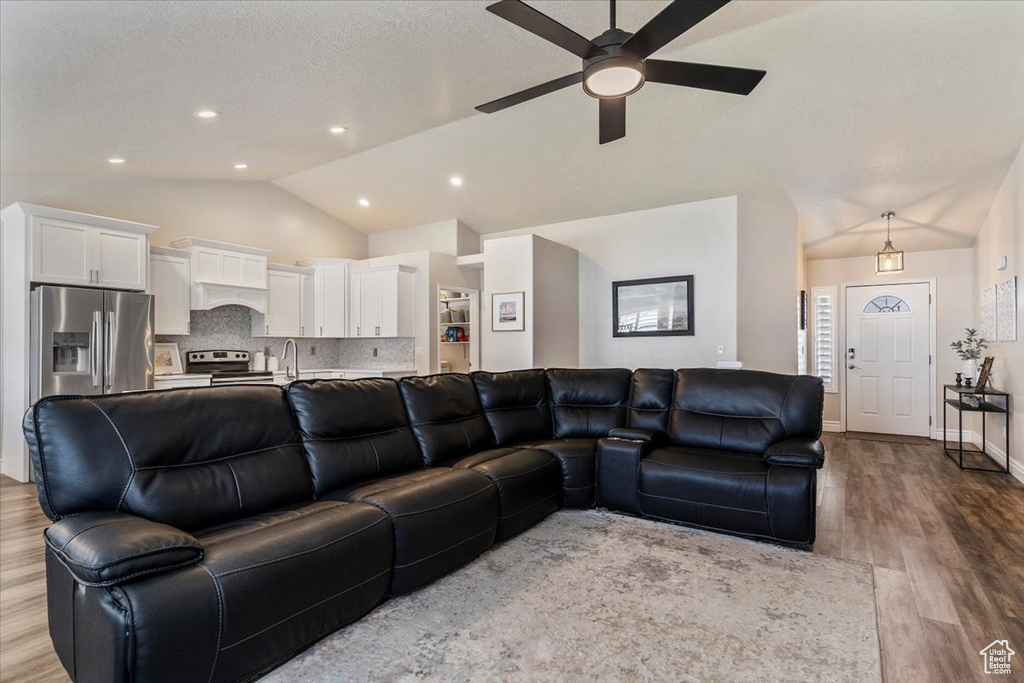 255 E 1500 N Layton, UT 84041