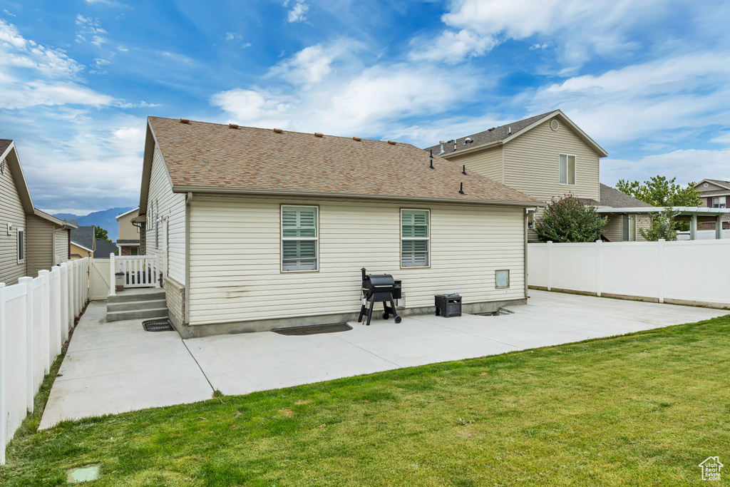 8368 S OAK GATE DR West Jordan, UT 84081