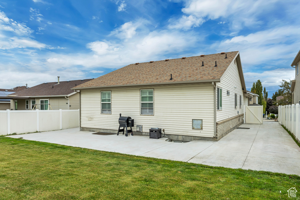 8368 S OAK GATE DR West Jordan, UT 84081