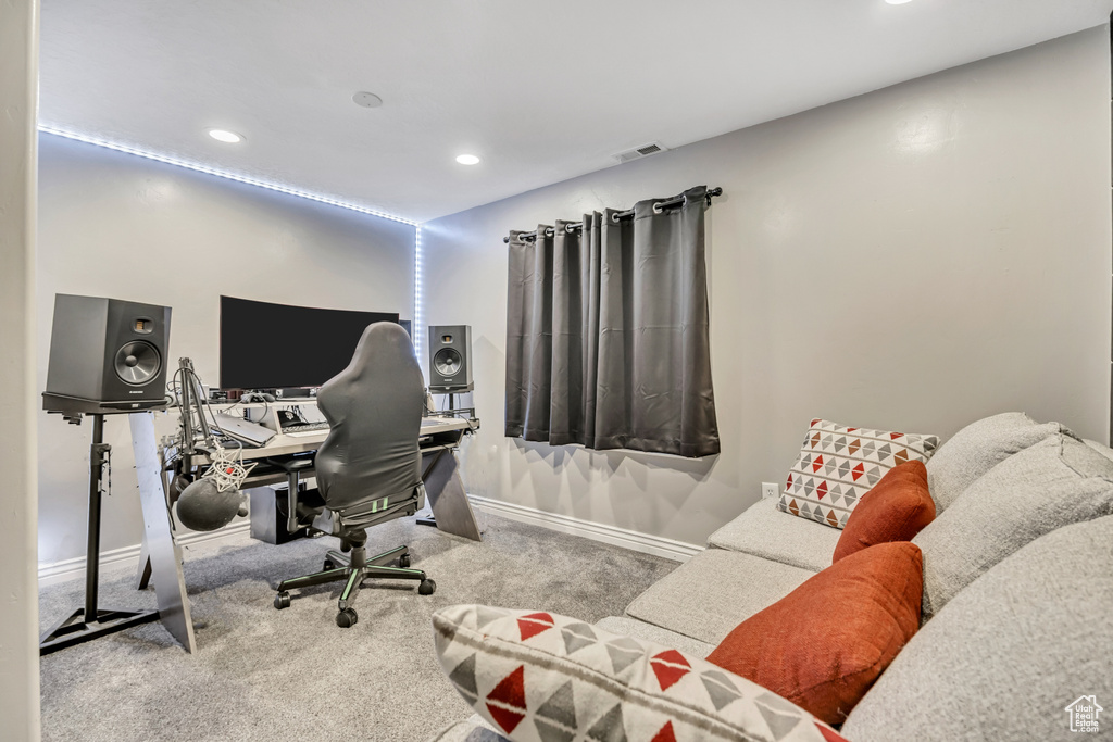 8368 S OAK GATE DR West Jordan, UT 84081