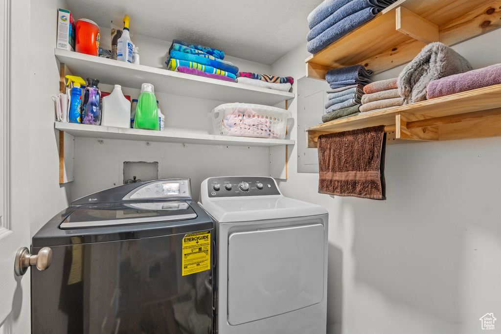 10454 S SAND DOLLAR DR Sandy, UT 84094