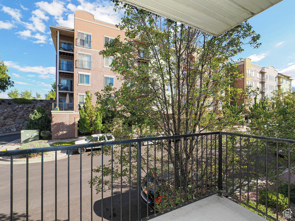 180 ALBION VILLAGE WAY #201 Sandy, UT 84070